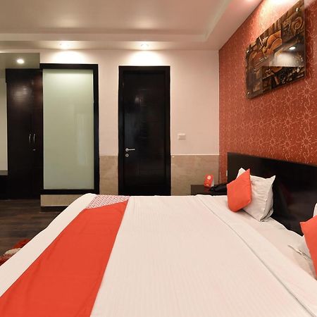 Oyo Flagship 18940 Hotel Swathi Ню Делхи Екстериор снимка